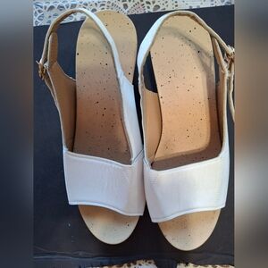 Chic Cream Women's Sandals